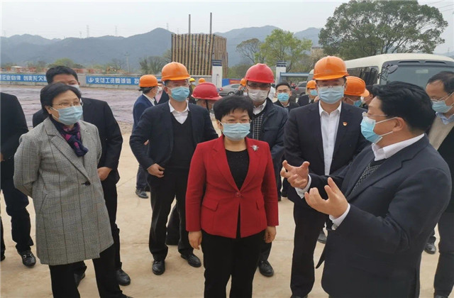 浙江省副省长陈奕君一行到人生就是博二建东阳市南马镇西区污水处理厂二期项目调研防疫复工工作