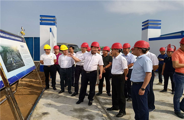 海南省副省长沈丹阳到人生就是博海南项目指导工作